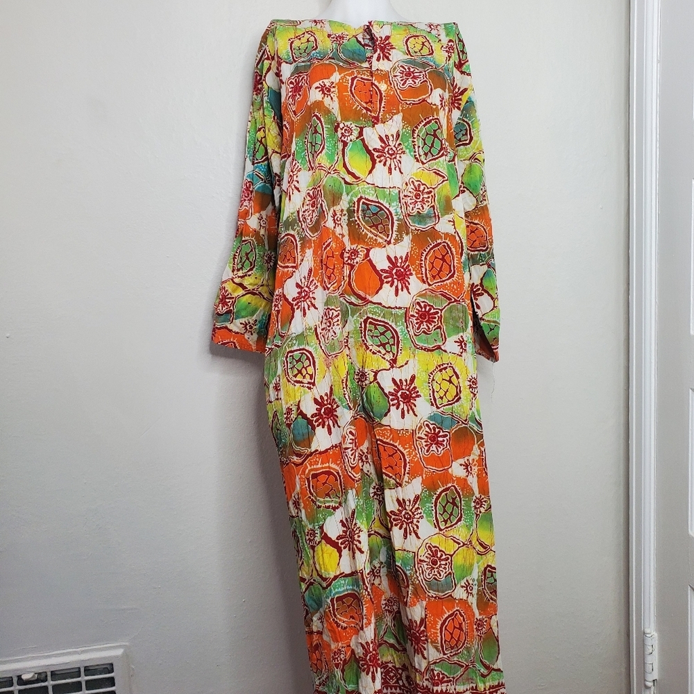 Tugu Agung || Batik Solo Vibrant Cartan Gown Dress Indonesian